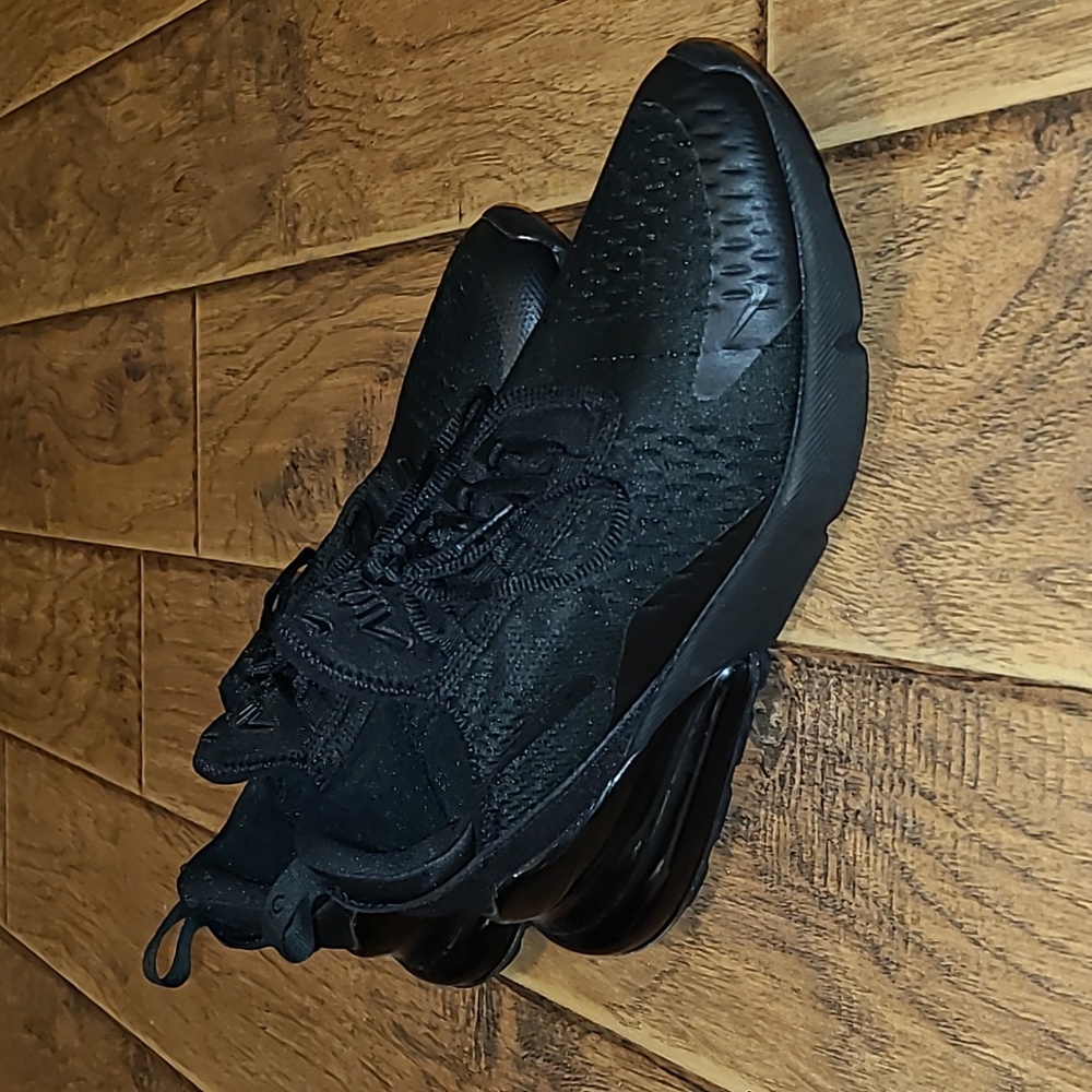 Nike Triple Black 270s